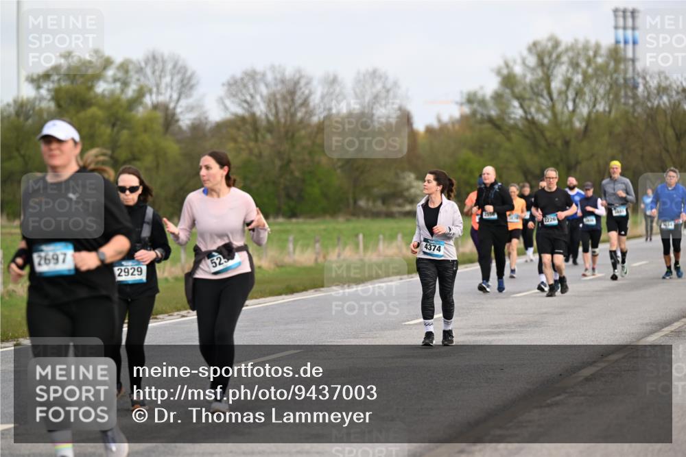 12.04.2026 - 45. Internationalen Wilhelmsburger Insellauf Dr. Thomas Lammeyer http://msf.ph/oto/9437003 12.04.2026 09:29:21 Laufen 2697, 2929, 525, 4374, 2550, 2226 meine-sportfotos.de
