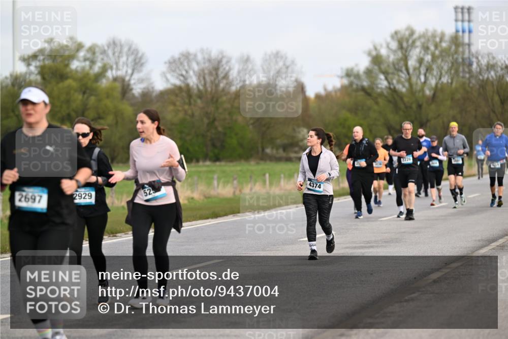 12.04.2026 - 45. Internationalen Wilhelmsburger Insellauf Dr. Thomas Lammeyer http://msf.ph/oto/9437004 12.04.2026 09:29:21 Laufen 2697, 2929, 525, 4374, 2226 meine-sportfotos.de