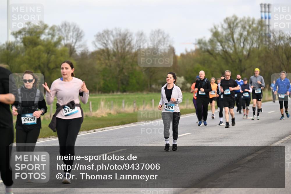 12.04.2026 - 45. Internationalen Wilhelmsburger Insellauf Dr. Thomas Lammeyer http://msf.ph/oto/9437006 12.04.2026 09:29:22 Laufen 2929, 525, 4374, 2556, 2226 meine-sportfotos.de