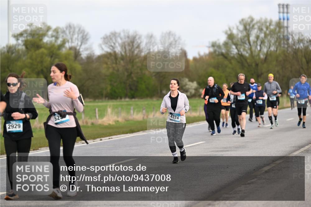 12.04.2026 - 45. Internationalen Wilhelmsburger Insellauf Dr. Thomas Lammeyer http://msf.ph/oto/9437008 12.04.2026 09:29:22 Laufen 2929, 52, 4374, 2226 meine-sportfotos.de
