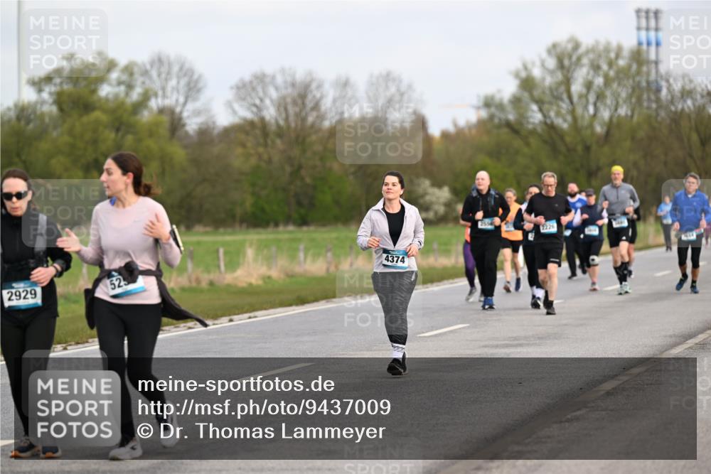 12.04.2026 - 45. Internationalen Wilhelmsburger Insellauf Dr. Thomas Lammeyer http://msf.ph/oto/9437009 12.04.2026 09:29:22 Laufen 2929, 52, 4374, 2226 meine-sportfotos.de