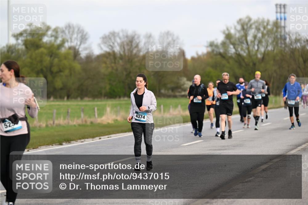 12.04.2026 - 45. Internationalen Wilhelmsburger Insellauf Dr. Thomas Lammeyer http://msf.ph/oto/9437015 12.04.2026 09:29:23 Laufen 525, 4374, 3226 meine-sportfotos.de