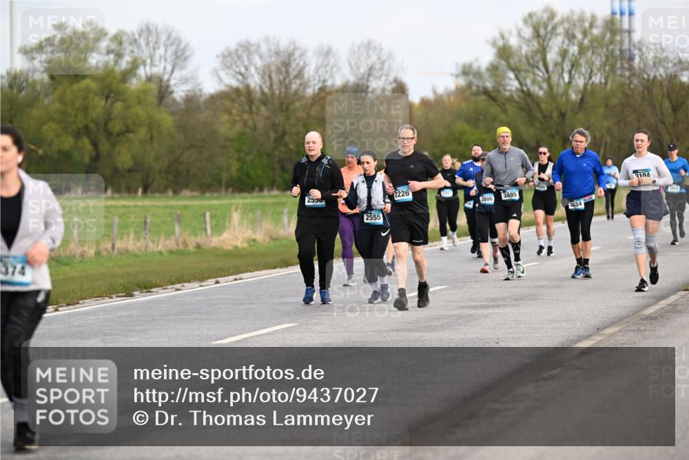 12.04.2026 - 45. Internationalen Wilhelmsburger Insellauf Dr. Thomas Lammeyer http://msf.ph/oto/9437027 12.04.2026 09:29:26 Laufen 374, 2550, 2555, 2226, 3885, 3808, 3884, 3104, 2005 meine-sportfotos.de