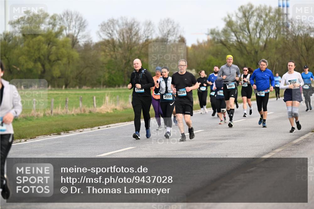 12.04.2026 - 45. Internationalen Wilhelmsburger Insellauf Dr. Thomas Lammeyer http://msf.ph/oto/9437028 12.04.2026 09:29:26 Laufen 2556, 2555, 2226, 7147, 3885, 50, 3808, 3884, 3104, 2805 meine-sportfotos.de