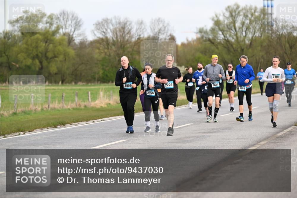 12.04.2026 - 45. Internationalen Wilhelmsburger Insellauf Dr. Thomas Lammeyer http://msf.ph/oto/9437030 12.04.2026 09:29:26 Laufen 2556, 2555, 2226, 3885, 3884, 3104, 2005 meine-sportfotos.de