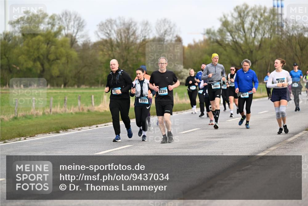 12.04.2026 - 45. Internationalen Wilhelmsburger Insellauf Dr. Thomas Lammeyer http://msf.ph/oto/9437034 12.04.2026 09:29:27 Laufen 25, 2555, 2226, 3885, 50, 3884, 3104 meine-sportfotos.de