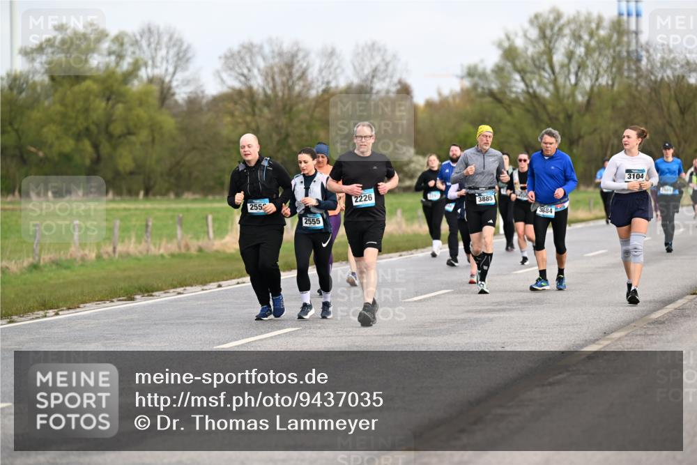 12.04.2026 - 45. Internationalen Wilhelmsburger Insellauf Dr. Thomas Lammeyer http://msf.ph/oto/9437035 12.04.2026 09:29:27 Laufen 255, 2226, 3885, 2555, 3884, 3104, 2009 meine-sportfotos.de