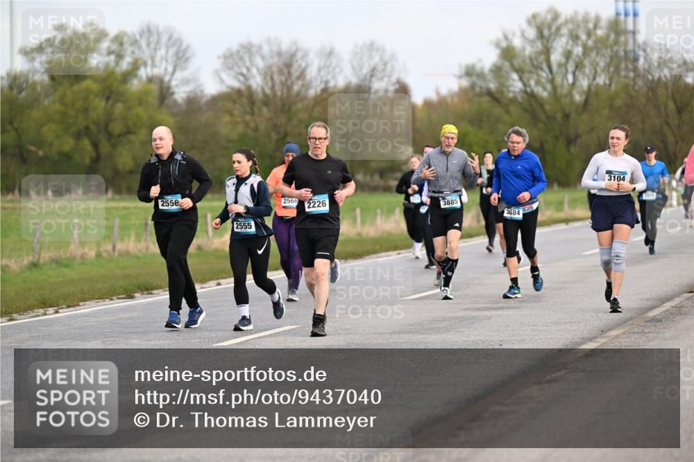 12.04.2026 - 45. Internationalen Wilhelmsburger Insellauf Dr. Thomas Lammeyer http://msf.ph/oto/9437040 12.04.2026 09:29:28 Laufen 2556, 2555, 2566, 2226, 3885, 3884, 3104 meine-sportfotos.de