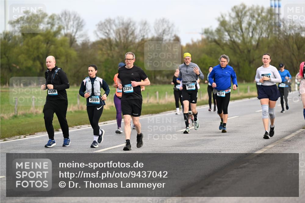 12.04.2026 - 45. Internationalen Wilhelmsburger Insellauf Dr. Thomas Lammeyer http://msf.ph/oto/9437042 12.04.2026 09:29:28 Laufen 2556, 2555, 258, 2226, 3885, 884 meine-sportfotos.de