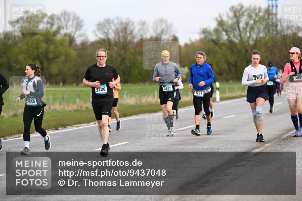 12.04.2026 - 45. Internationalen Wilhelmsburger Insellauf Dr. Thomas Lammeyer http://msf.ph/oto/9437048 12.04.2026 09:29:29 Laufen 2226, 3885, 2555, 3884, 3104, 3080 meine-sportfotos.de