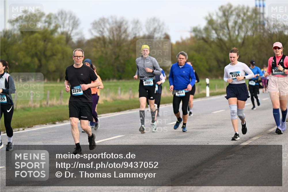 12.04.2026 - 45. Internationalen Wilhelmsburger Insellauf Dr. Thomas Lammeyer http://msf.ph/oto/9437052 12.04.2026 09:29:30 Laufen 2226, 3885, 55, 3884, 3104, 3080 meine-sportfotos.de