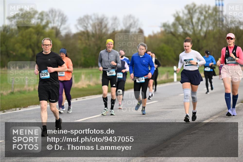 12.04.2026 - 45. Internationalen Wilhelmsburger Insellauf Dr. Thomas Lammeyer http://msf.ph/oto/9437055 12.04.2026 09:29:30 Laufen 2226, 2566, 3885, 808, 3884, 316, 3080 meine-sportfotos.de