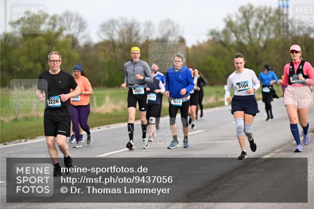 12.04.2026 - 45. Internationalen Wilhelmsburger Insellauf Dr. Thomas Lammeyer http://msf.ph/oto/9437056 12.04.2026 09:29:31 Laufen 66, 3885, 2226, 3808, 3104, 3884, 308 meine-sportfotos.de