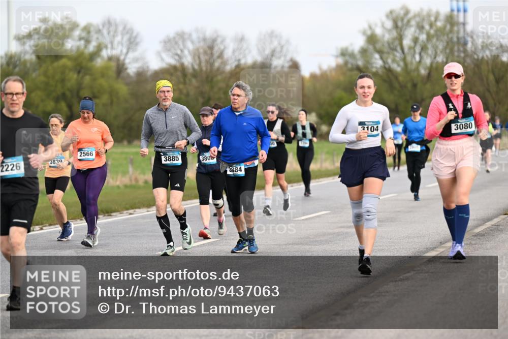 12.04.2026 - 45. Internationalen Wilhelmsburger Insellauf Dr. Thomas Lammeyer http://msf.ph/oto/9437063 12.04.2026 09:29:32 Laufen 2566, 2226, 3830, 3885, 380, 3884, 50, 3104, 3080 meine-sportfotos.de