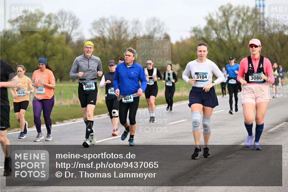 12.04.2026 - 45. Internationalen Wilhelmsburger Insellauf Dr. Thomas Lammeyer http://msf.ph/oto/9437065 12.04.2026 09:29:32 Laufen 3839, 2566, 3885, 380, 3884, 3104, 3080 meine-sportfotos.de