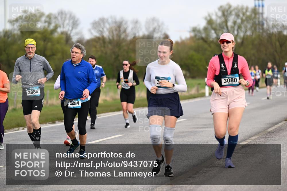 12.04.2026 - 45. Internationalen Wilhelmsburger Insellauf Dr. Thomas Lammeyer http://msf.ph/oto/9437075 12.04.2026 09:29:33 Laufen 3885, 3080, 3884 meine-sportfotos.de