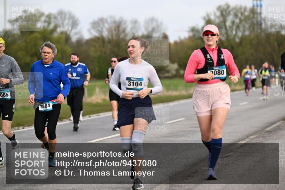 12.04.2026 - 45. Internationalen Wilhelmsburger Insellauf Dr. Thomas Lammeyer http://msf.ph/oto/9437080 12.04.2026 09:29:34 Laufen 885, 3884, 3104, 2080 meine-sportfotos.de