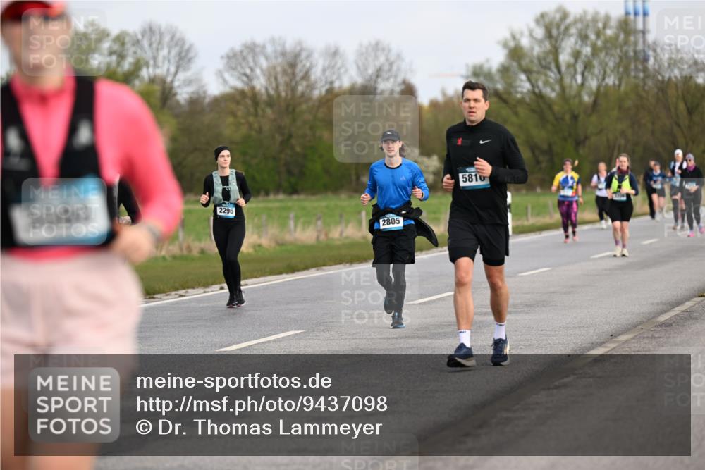 12.04.2026 - 45. Internationalen Wilhelmsburger Insellauf Dr. Thomas Lammeyer http://msf.ph/oto/9437098 12.04.2026 09:29:37 Laufen 2296, 2805, 5810 meine-sportfotos.de