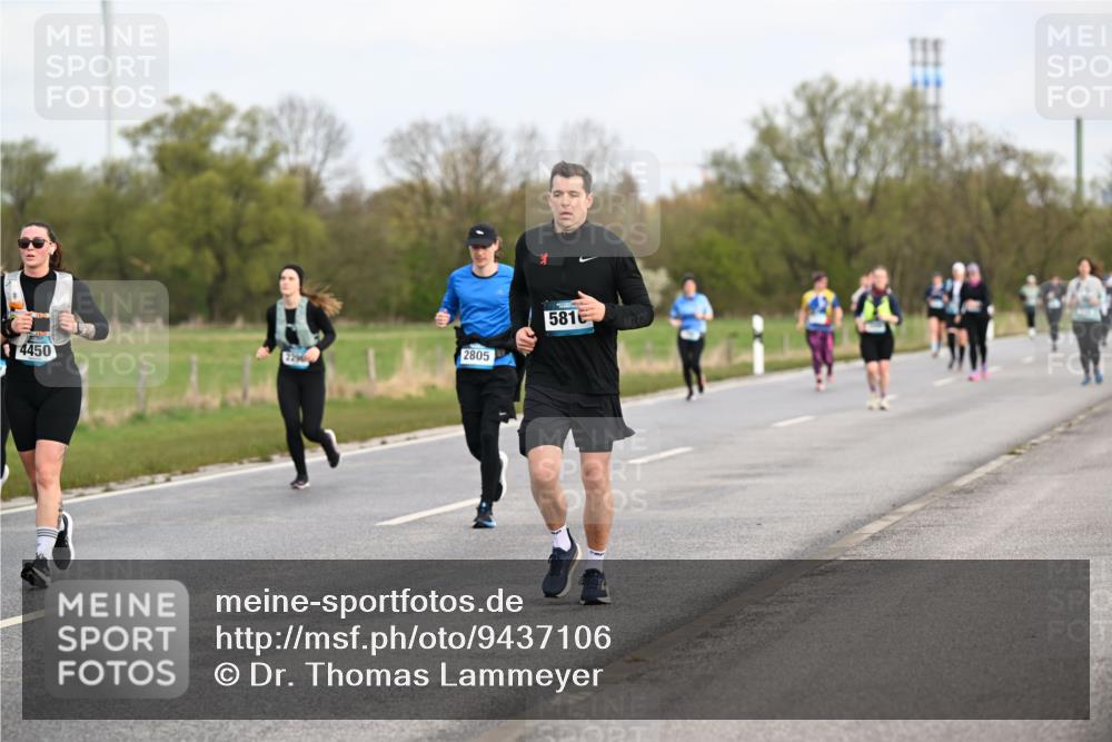 12.04.2026 - 45. Internationalen Wilhelmsburger Insellauf Dr. Thomas Lammeyer http://msf.ph/oto/9437106 12.04.2026 09:29:38 Laufen 4450, 2805, 581 meine-sportfotos.de