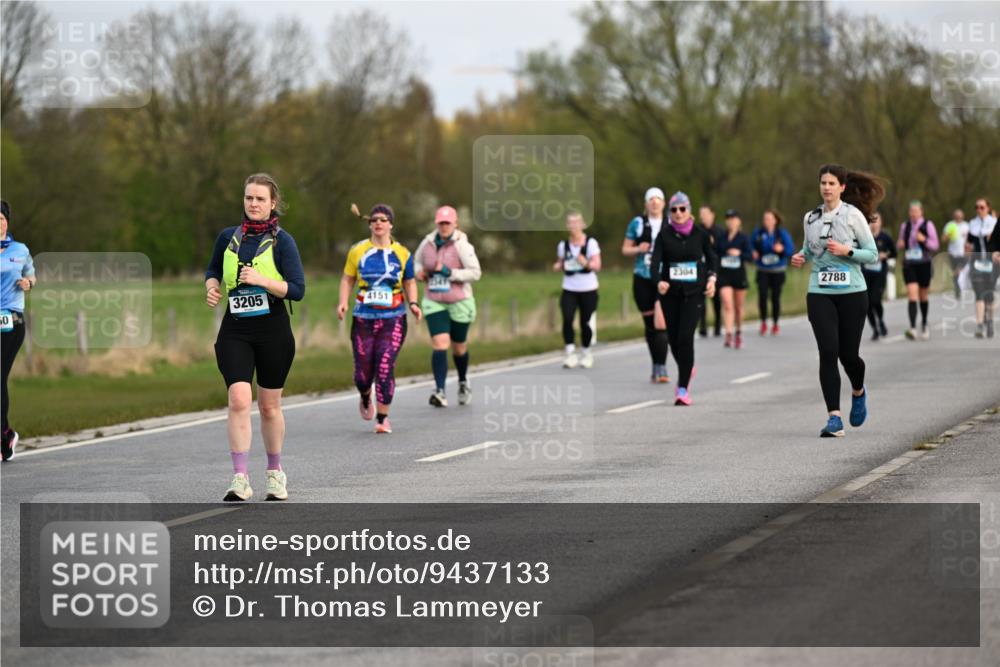 12.04.2026 - 45. Internationalen Wilhelmsburger Insellauf Dr. Thomas Lammeyer http://msf.ph/oto/9437133 12.04.2026 09:29:46 Laufen 2304, 2788, 3205, 4151, 50 meine-sportfotos.de