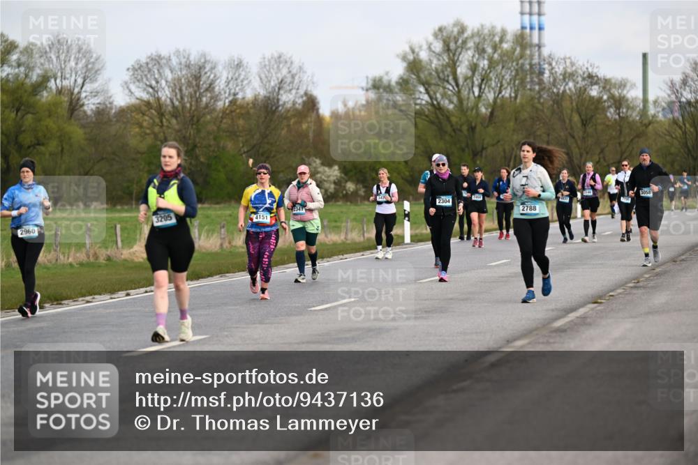 12.04.2026 - 45. Internationalen Wilhelmsburger Insellauf Dr. Thomas Lammeyer http://msf.ph/oto/9437136 12.04.2026 09:29:47 Laufen 347, 2140, 3058, 2468, 2304, 2341, 3205, 2788, 4151, 2960 meine-sportfotos.de