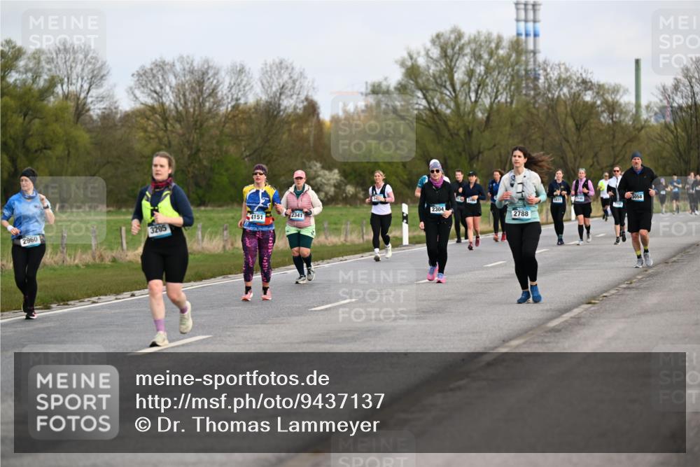 12.04.2026 - 45. Internationalen Wilhelmsburger Insellauf Dr. Thomas Lammeyer http://msf.ph/oto/9437137 12.04.2026 09:29:47 Laufen 2960, 3205, 4151, 2341, 2304, 2400, 2788, 5831, 2135, 3058 meine-sportfotos.de