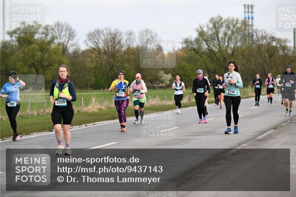 12.04.2026 - 45. Internationalen Wilhelmsburger Insellauf Dr. Thomas Lammeyer http://msf.ph/oto/9437143 12.04.2026 09:29:48 Laufen 3474, 4151, 2341, 2304, 2788, 2960, 3205, 2145, 3058 meine-sportfotos.de