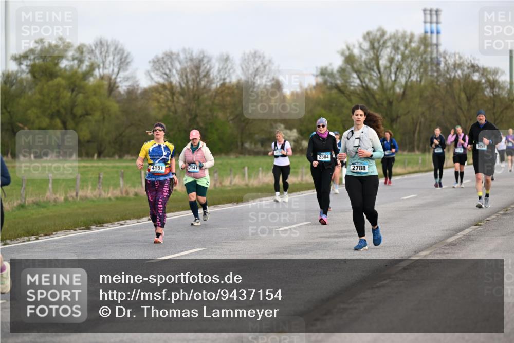 12.04.2026 - 45. Internationalen Wilhelmsburger Insellauf Dr. Thomas Lammeyer http://msf.ph/oto/9437154 12.04.2026 09:29:50 Laufen 2304, 4151, 2341, 2788, 3058 meine-sportfotos.de