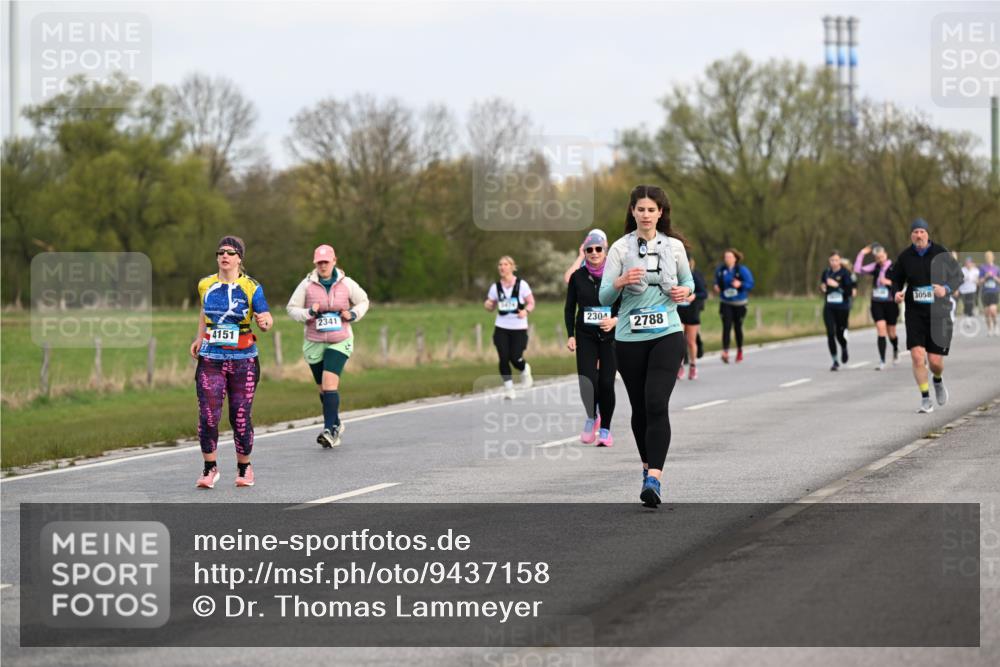 12.04.2026 - 45. Internationalen Wilhelmsburger Insellauf Dr. Thomas Lammeyer http://msf.ph/oto/9437158 12.04.2026 09:29:51 Laufen 2341, 4151, 2304, 2788, 3058 meine-sportfotos.de