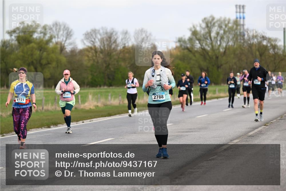 12.04.2026 - 45. Internationalen Wilhelmsburger Insellauf Dr. Thomas Lammeyer http://msf.ph/oto/9437167 12.04.2026 09:29:52 Laufen 2341, 4151, 2788, 3058 meine-sportfotos.de