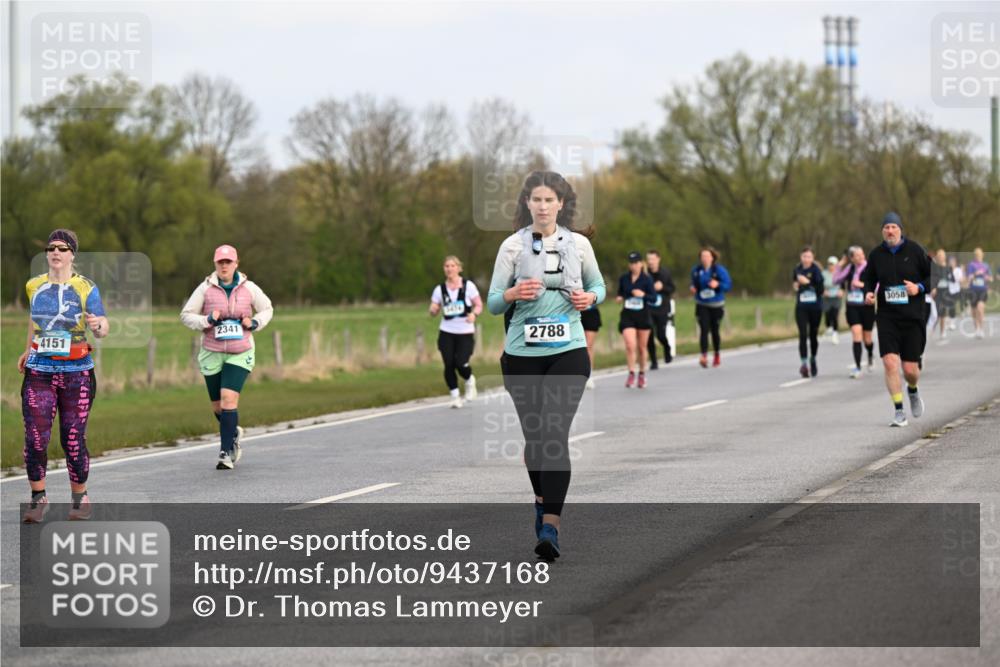 12.04.2026 - 45. Internationalen Wilhelmsburger Insellauf Dr. Thomas Lammeyer http://msf.ph/oto/9437168 12.04.2026 09:29:52 Laufen 2341, 4151, 2788, 3058 meine-sportfotos.de