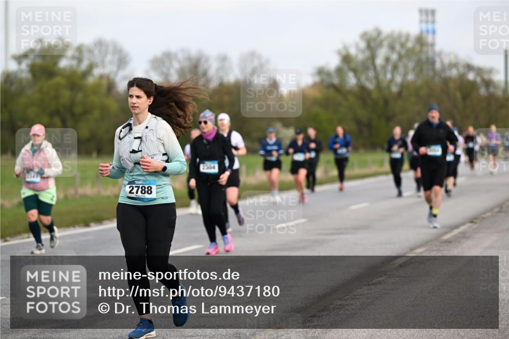 12.04.2026 - 45. Internationalen Wilhelmsburger Insellauf Dr. Thomas Lammeyer http://msf.ph/oto/9437180 12.04.2026 09:29:54 Laufen 341, 2788, 2364 meine-sportfotos.de