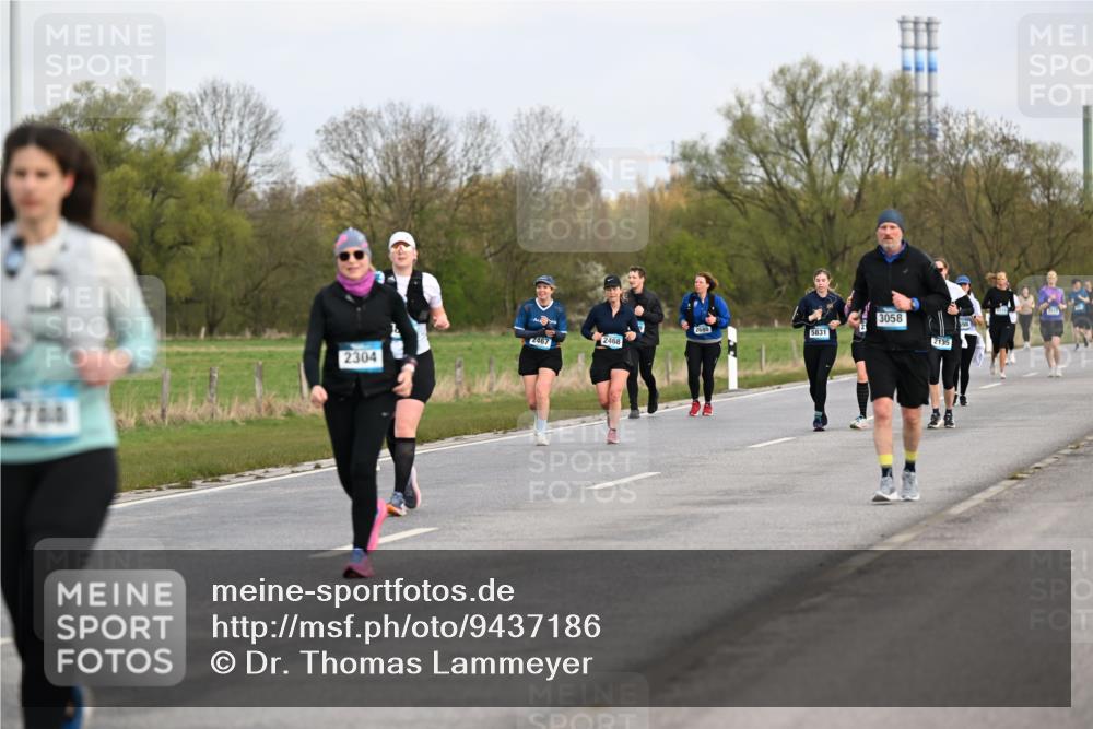 12.04.2026 - 45. Internationalen Wilhelmsburger Insellauf Dr. Thomas Lammeyer http://msf.ph/oto/9437186 12.04.2026 09:29:55 Laufen 2680, 5831, 2467, 2468, 2304, 2700, 3058, 2135 meine-sportfotos.de