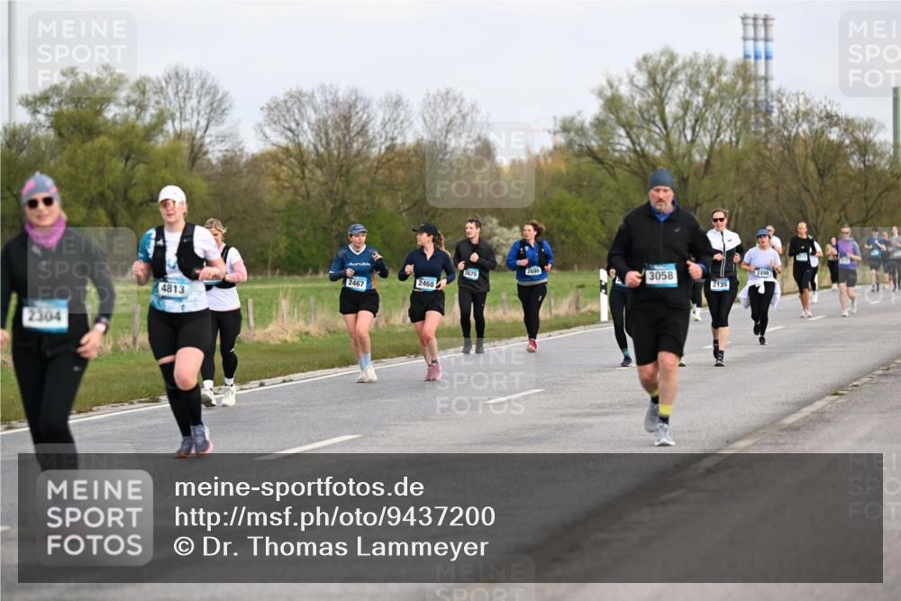 12.04.2026 - 45. Internationalen Wilhelmsburger Insellauf Dr. Thomas Lammeyer http://msf.ph/oto/9437200 12.04.2026 09:29:57 Laufen 4813, 2304, 2467, 2468, 2679, 3058, 2135, 2498 meine-sportfotos.de