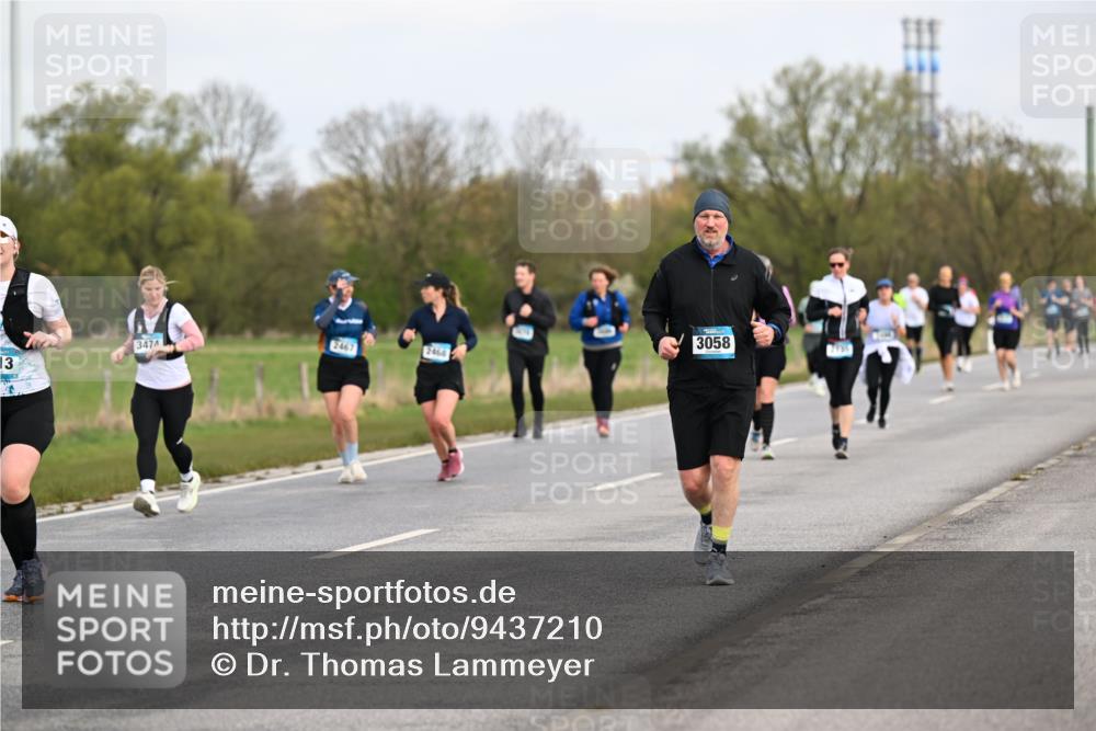 12.04.2026 - 45. Internationalen Wilhelmsburger Insellauf Dr. Thomas Lammeyer http://msf.ph/oto/9437210 12.04.2026 09:29:59 Laufen 13, 3474, 3058, 2467 meine-sportfotos.de