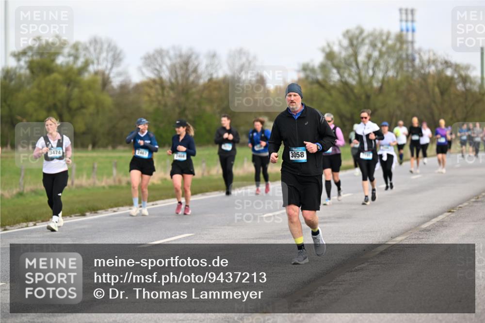 12.04.2026 - 45. Internationalen Wilhelmsburger Insellauf Dr. Thomas Lammeyer http://msf.ph/oto/9437213 12.04.2026 09:29:59 Laufen 3474, 3467, 3058 meine-sportfotos.de
