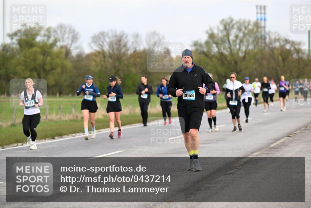 12.04.2026 - 45. Internationalen Wilhelmsburger Insellauf Dr. Thomas Lammeyer http://msf.ph/oto/9437214 12.04.2026 09:29:59 Laufen 3467, 3058, 3474 meine-sportfotos.de