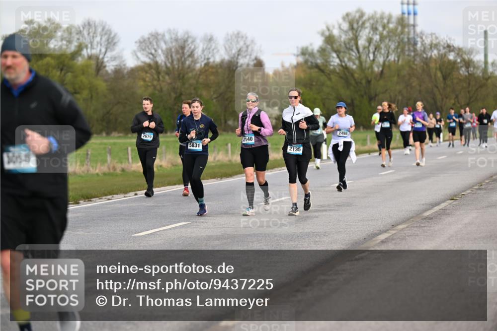 12.04.2026 - 45. Internationalen Wilhelmsburger Insellauf Dr. Thomas Lammeyer http://msf.ph/oto/9437225 12.04.2026 09:30:03 Laufen 305, 2679, 5831, 2140, 2135, 2498 meine-sportfotos.de