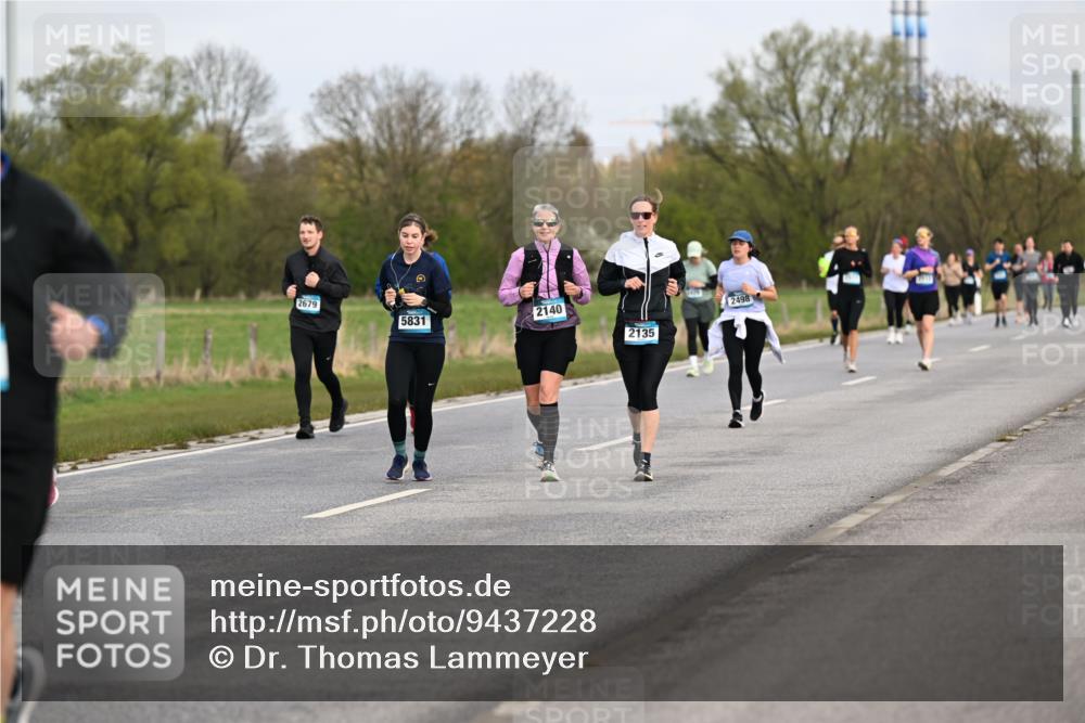 12.04.2026 - 45. Internationalen Wilhelmsburger Insellauf Dr. Thomas Lammeyer http://msf.ph/oto/9437228 12.04.2026 09:30:04 Laufen 2679, 5831, 2140, 2135, 2498 meine-sportfotos.de