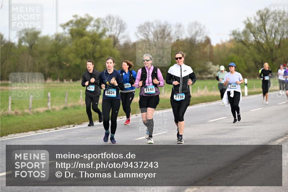 12.04.2026 - 45. Internationalen Wilhelmsburger Insellauf Dr. Thomas Lammeyer http://msf.ph/oto/9437243 12.04.2026 09:30:06 Laufen 2679, 5831, 2680, 2140, 2135, 2498 meine-sportfotos.de