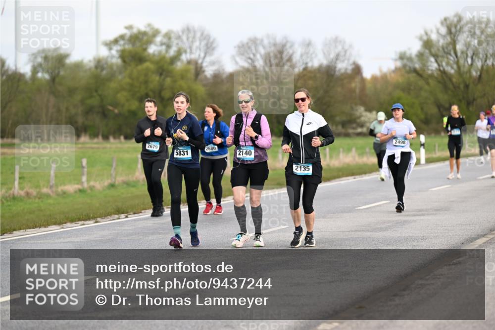 12.04.2026 - 45. Internationalen Wilhelmsburger Insellauf Dr. Thomas Lammeyer http://msf.ph/oto/9437244 12.04.2026 09:30:06 Laufen 2679, 2680, 5831, 2140, 2135, 2498 meine-sportfotos.de
