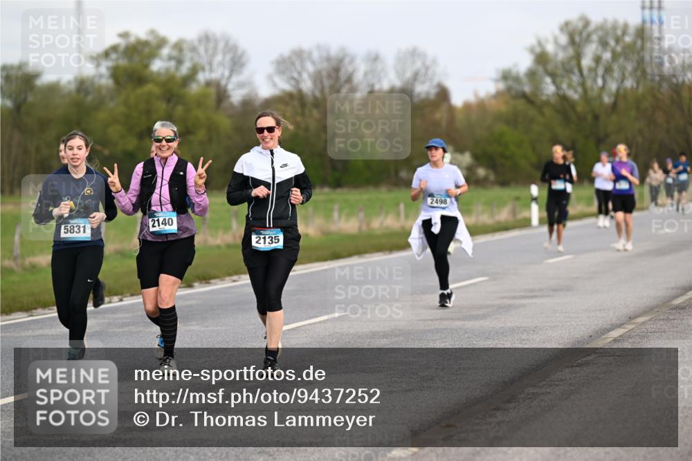 12.04.2026 - 45. Internationalen Wilhelmsburger Insellauf Dr. Thomas Lammeyer http://msf.ph/oto/9437252 12.04.2026 09:30:07 Laufen 5831, 2140, 2135, 2498 meine-sportfotos.de