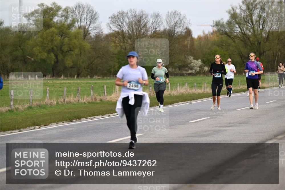 12.04.2026 - 45. Internationalen Wilhelmsburger Insellauf Dr. Thomas Lammeyer http://msf.ph/oto/9437262 12.04.2026 09:30:10 Laufen 2498, 2511 meine-sportfotos.de