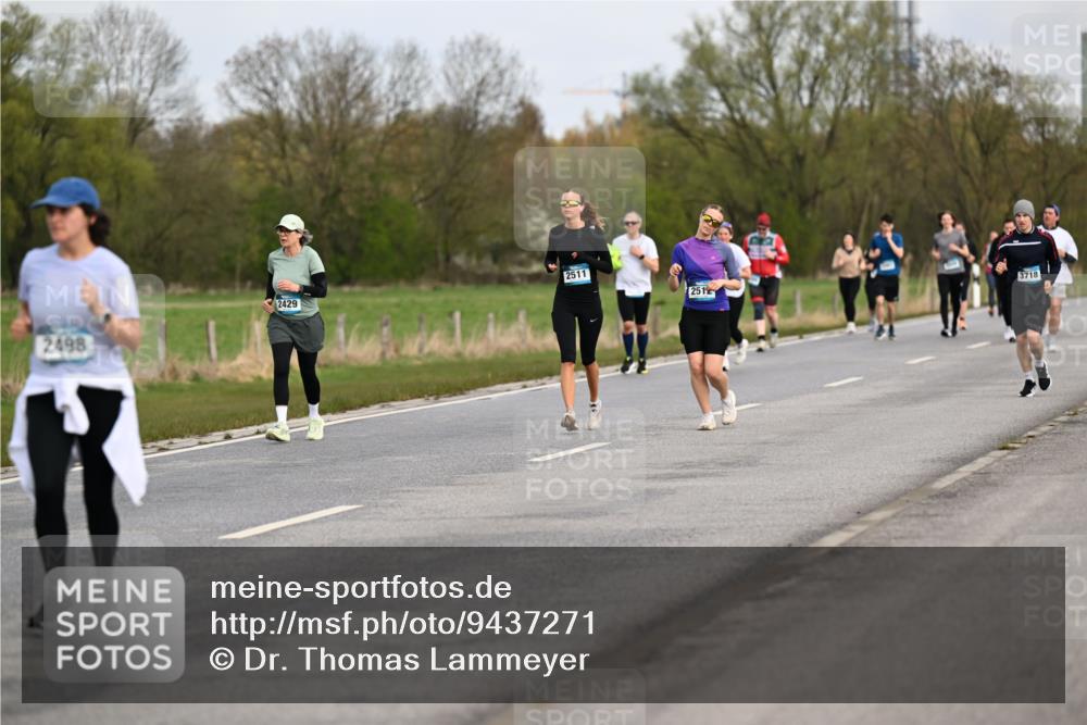 12.04.2026 - 45. Internationalen Wilhelmsburger Insellauf Dr. Thomas Lammeyer http://msf.ph/oto/9437271 12.04.2026 09:30:11 Laufen 2498, 2511, 2429, 2512, 3718 meine-sportfotos.de