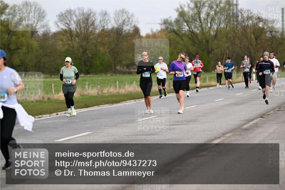 12.04.2026 - 45. Internationalen Wilhelmsburger Insellauf Dr. Thomas Lammeyer http://msf.ph/oto/9437273 12.04.2026 09:30:12 Laufen 98, 429, 2511, 2012, 3718 meine-sportfotos.de