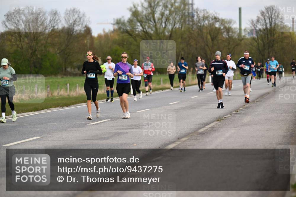 12.04.2026 - 45. Internationalen Wilhelmsburger Insellauf Dr. Thomas Lammeyer http://msf.ph/oto/9437275 12.04.2026 09:30:12 Laufen 3718, 2511, 2512, 2429 meine-sportfotos.de