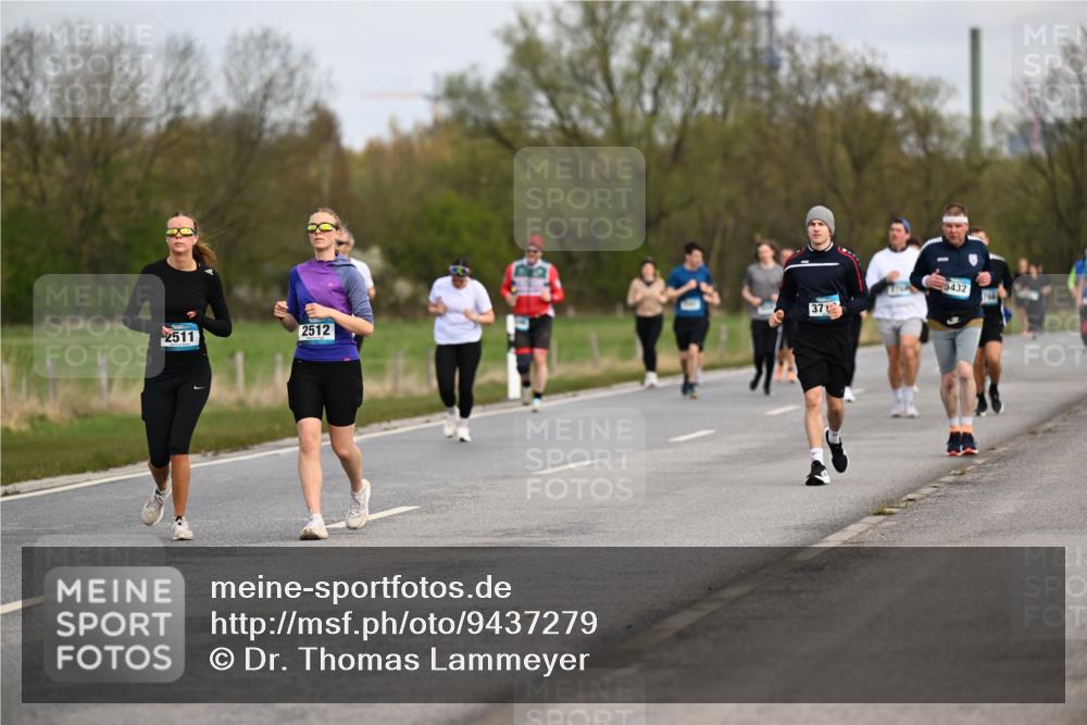 12.04.2026 - 45. Internationalen Wilhelmsburger Insellauf Dr. Thomas Lammeyer http://msf.ph/oto/9437279 12.04.2026 09:30:14 Laufen 2512, 2511, 37, 5432 meine-sportfotos.de