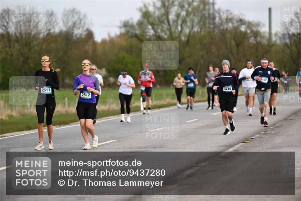 12.04.2026 - 45. Internationalen Wilhelmsburger Insellauf Dr. Thomas Lammeyer http://msf.ph/oto/9437280 12.04.2026 09:30:14 Laufen 2511, 3718, 2512, 432 meine-sportfotos.de