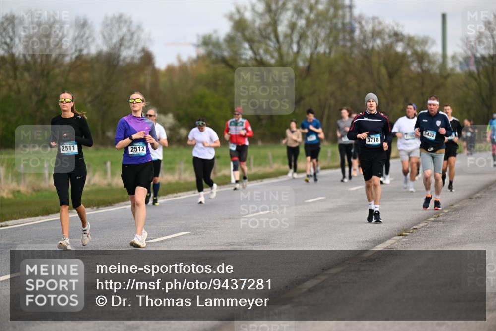 12.04.2026 - 45. Internationalen Wilhelmsburger Insellauf Dr. Thomas Lammeyer http://msf.ph/oto/9437281 12.04.2026 09:30:14 Laufen 2511, 2512, 3718, 5432 meine-sportfotos.de