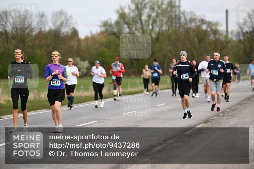 12.04.2026 - 45. Internationalen Wilhelmsburger Insellauf Dr. Thomas Lammeyer http://msf.ph/oto/9437286 12.04.2026 09:30:15 Laufen 2511, 2512, 3718, 5432 meine-sportfotos.de